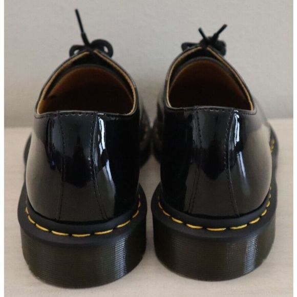 Dr. Martens Model 10084 Women’s Sz 11 Air Wair Black Patent Leather Oxfords $140 - Picture 2 of 9